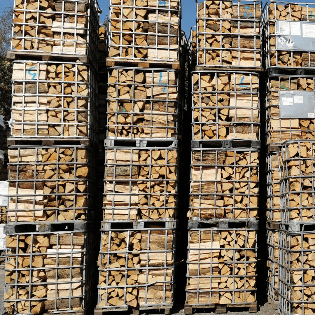 Entreposage des box en fer pour le bois demi-sec